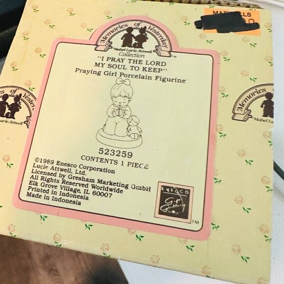 ENESCO Vintage Memories of Yesterday Figurine Praying Girl Pray the Lord My Soul - Picture 4 of 5